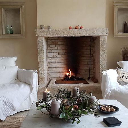 Fontaine De Cerier Bed & Breakfast Castillon-du-Gard Dış mekan fotoğraf
