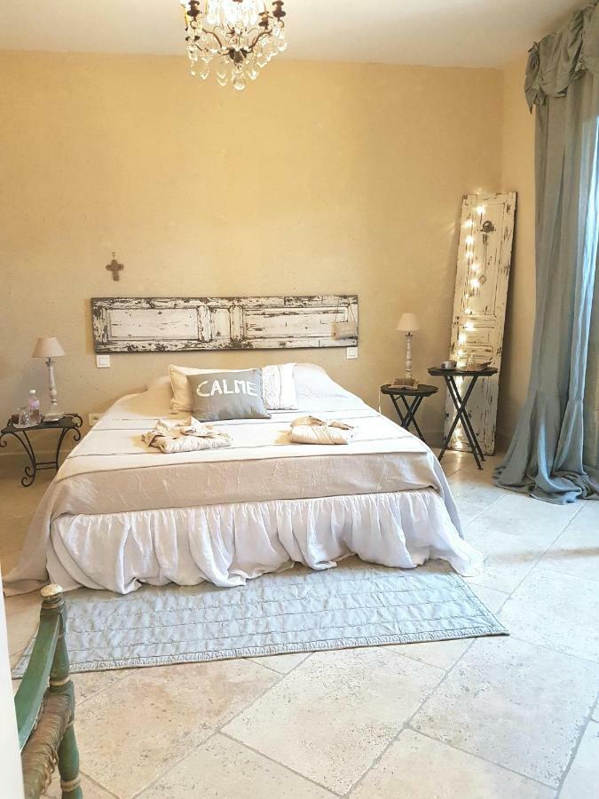 Fontaine De Cerier Bed & Breakfast Castillon-du-Gard Dış mekan fotoğraf
