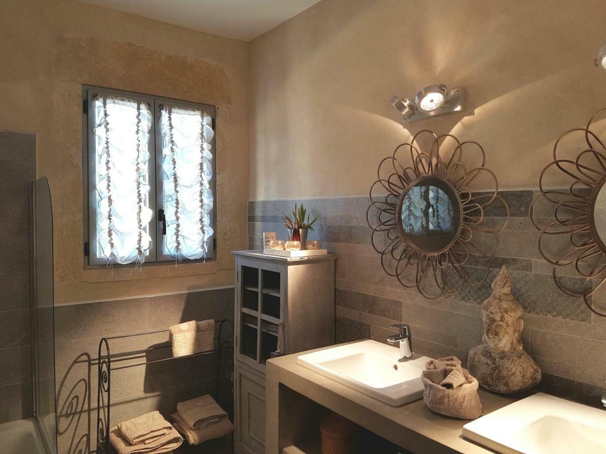 Fontaine De Cerier Bed & Breakfast Castillon-du-Gard Dış mekan fotoğraf